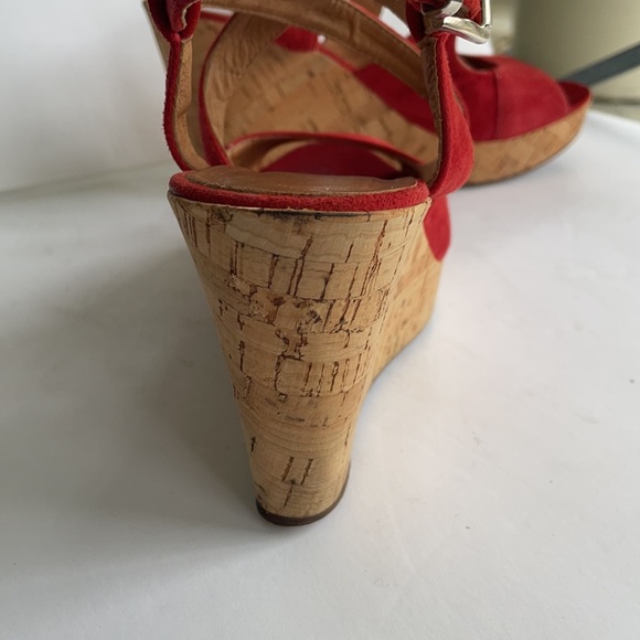 pair of red suede and cork sandals -Barney’s -made in Italy - Picture 7 of 12